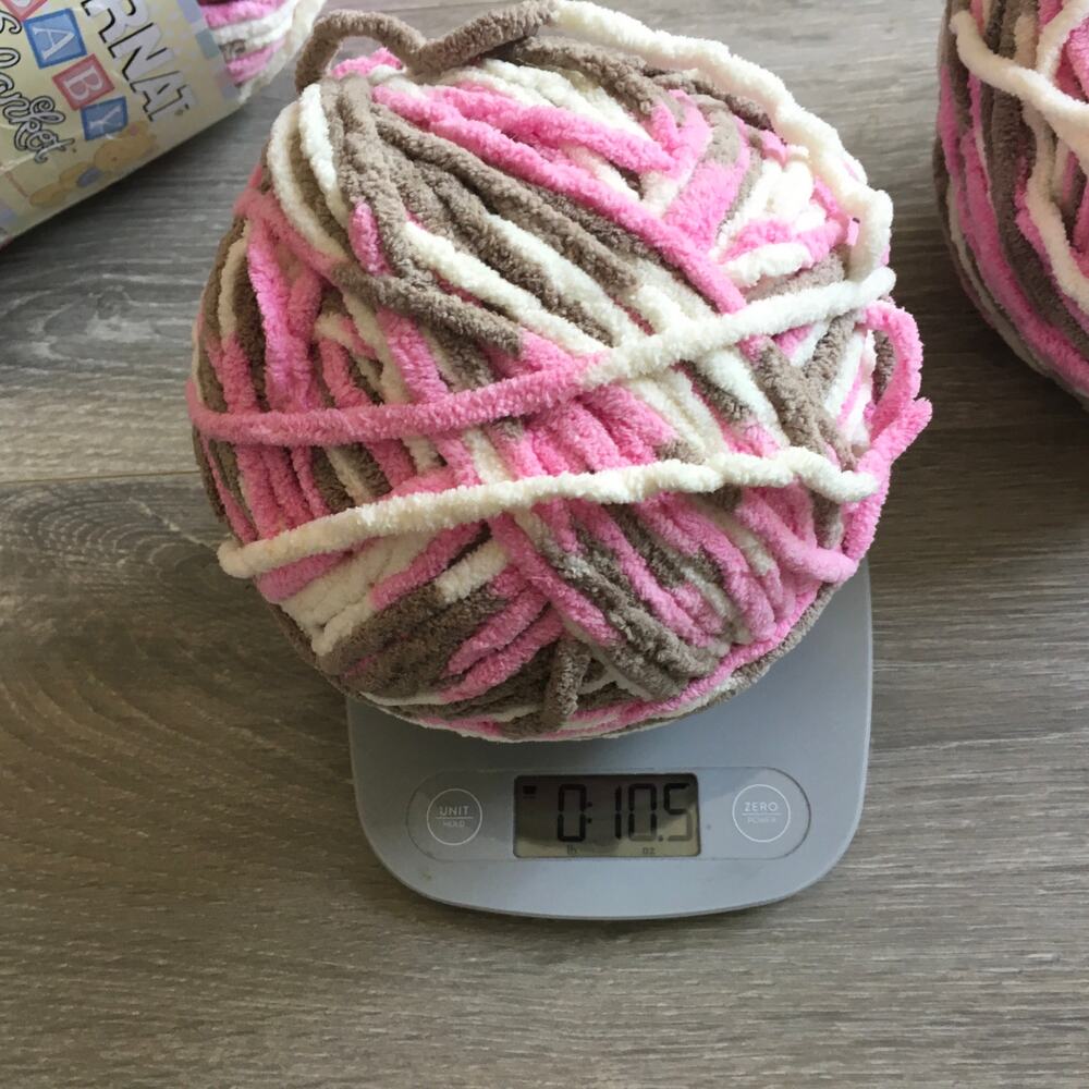 Bernat Baby Blanket Yarn Little Roses Pink White Brown Super Bulky *Lot of 4* - Picture 6 of 6
